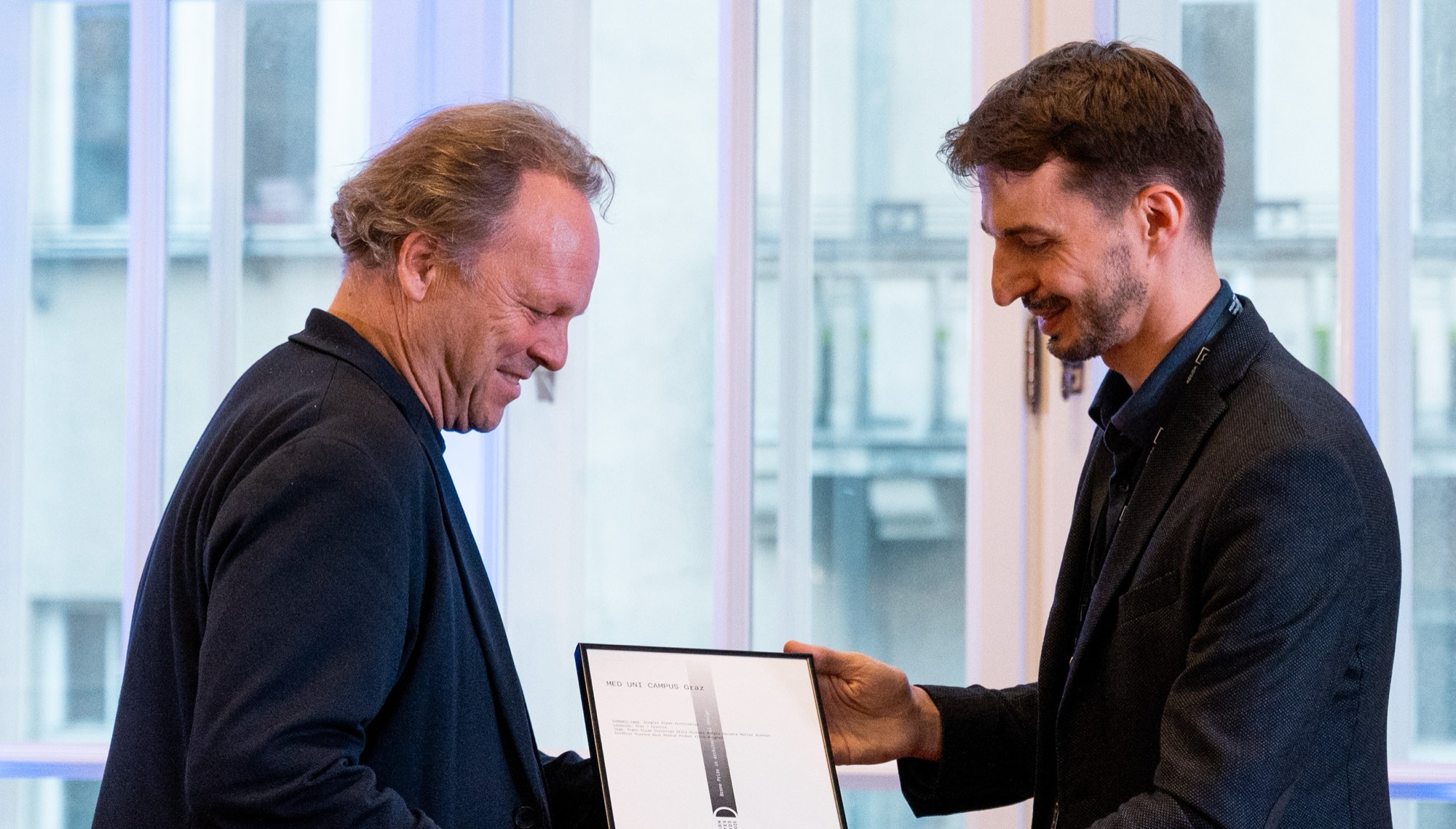 MED UNI CAMPUS Graz — the certificate is handed over at the Award Ceremony